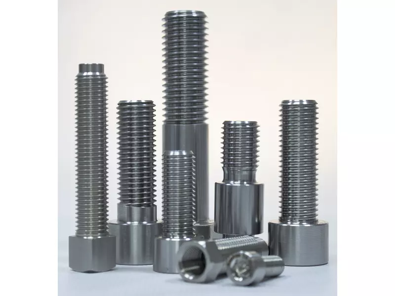 tornillos varios.webp